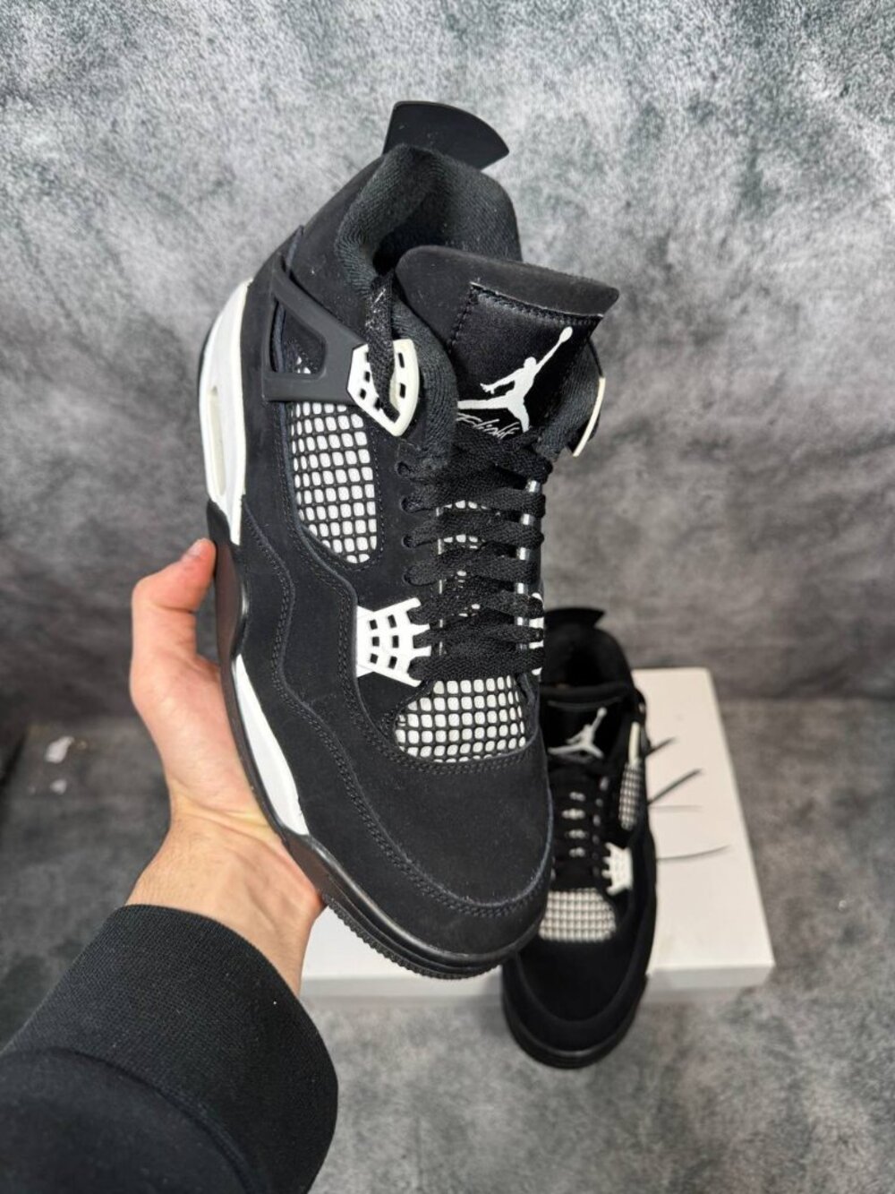 Size 9 | Jordan 4 White Thunder With Box | Pre-Owned